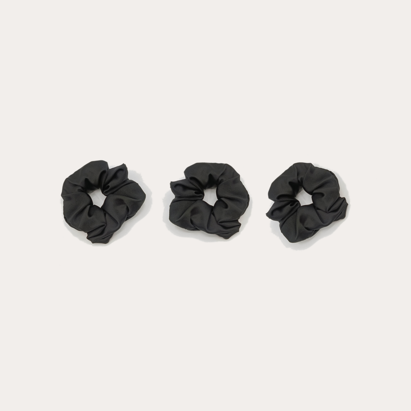 Scrunchies i mullbärssilke